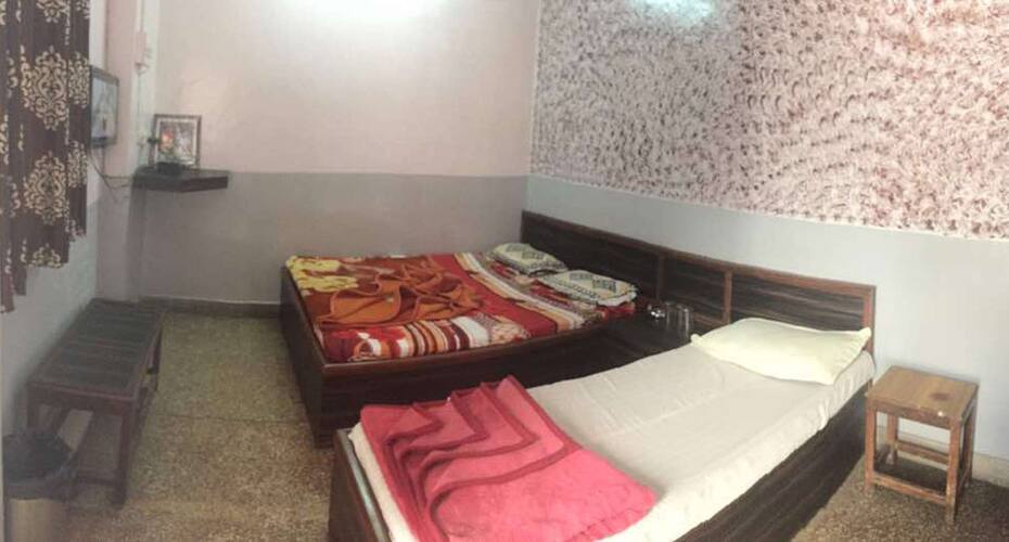Hotel Bajrang, New Delhi 4